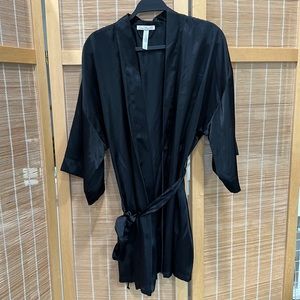 M/L black satin robe